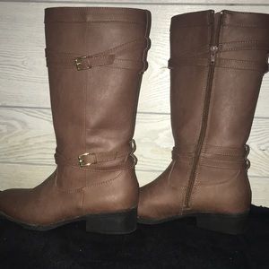 Brown boots Gold buckle